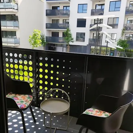 In The Centre - Free Garage Parking