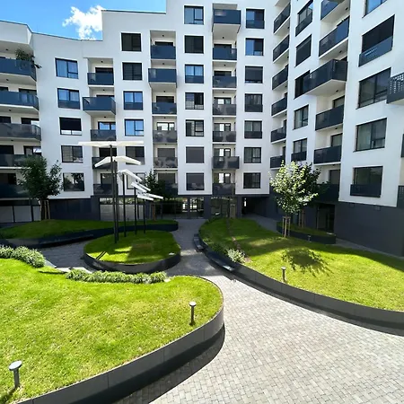Apartment In The Centre - Free Garage Parking
