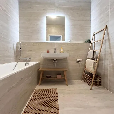 Apartman In The Centre - Free Garage Parking Pozsony