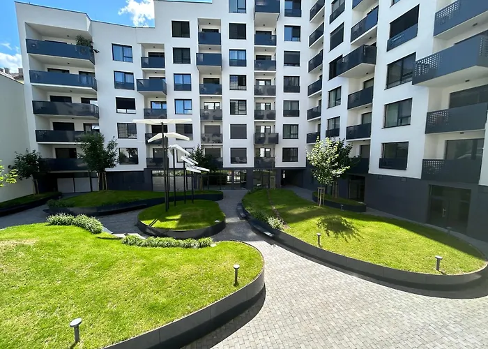 Apartment In The Centre - Free Garage Parking